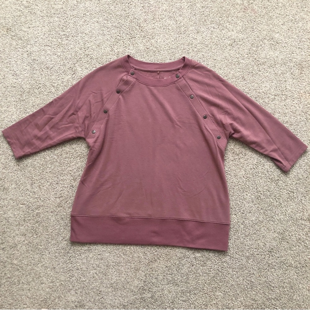 Isabel maternity nursing 3/4 sleeve sweatshirt in light purple.
